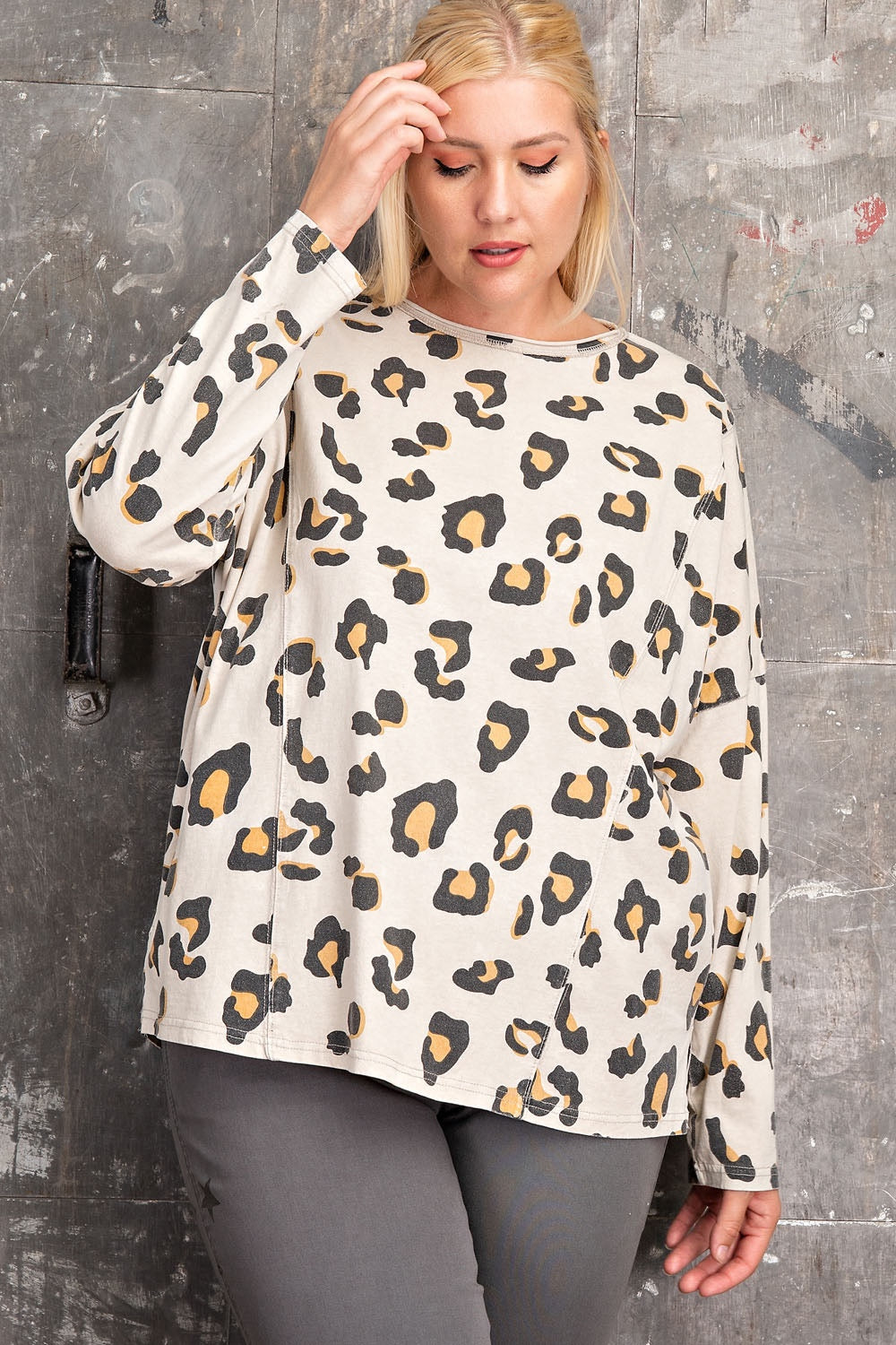 Long Sleeve Leopard Printed Top